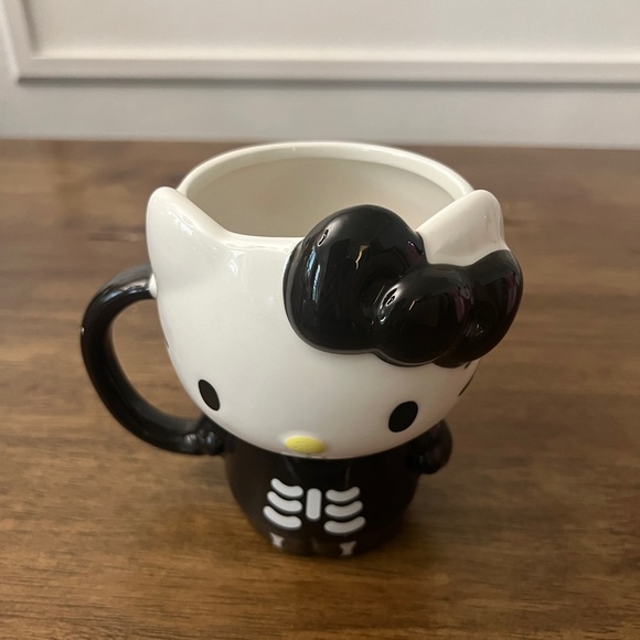 Hello Kitty Skeleton Mug - Picture 3 of 7